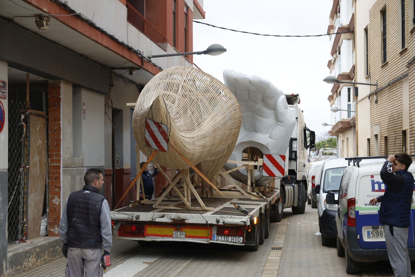 Fotos de la falla solidaria de Paiporta