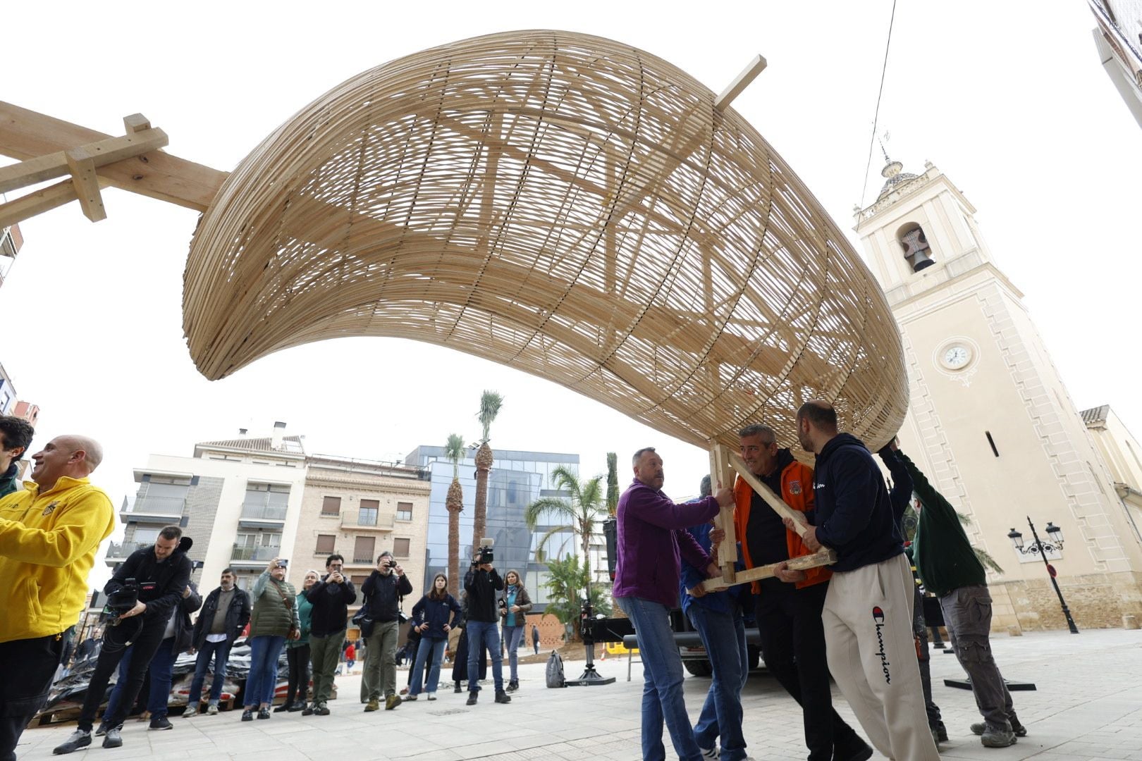 Fotos de la falla solidaria de Paiporta