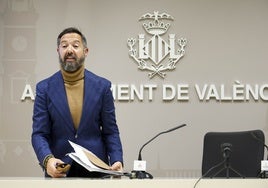 Juanma Badenas, en una rueda de prensa del Ayuntamiento de Valencia.