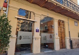 Fachada del ayuntamiento de Riba-roja de Túria.