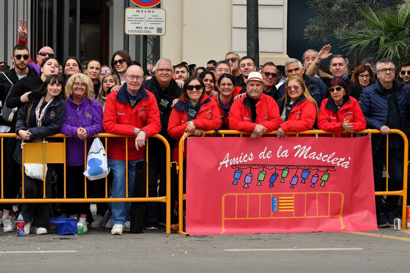 Búscate en la mascletà del lunes 10 de marzo