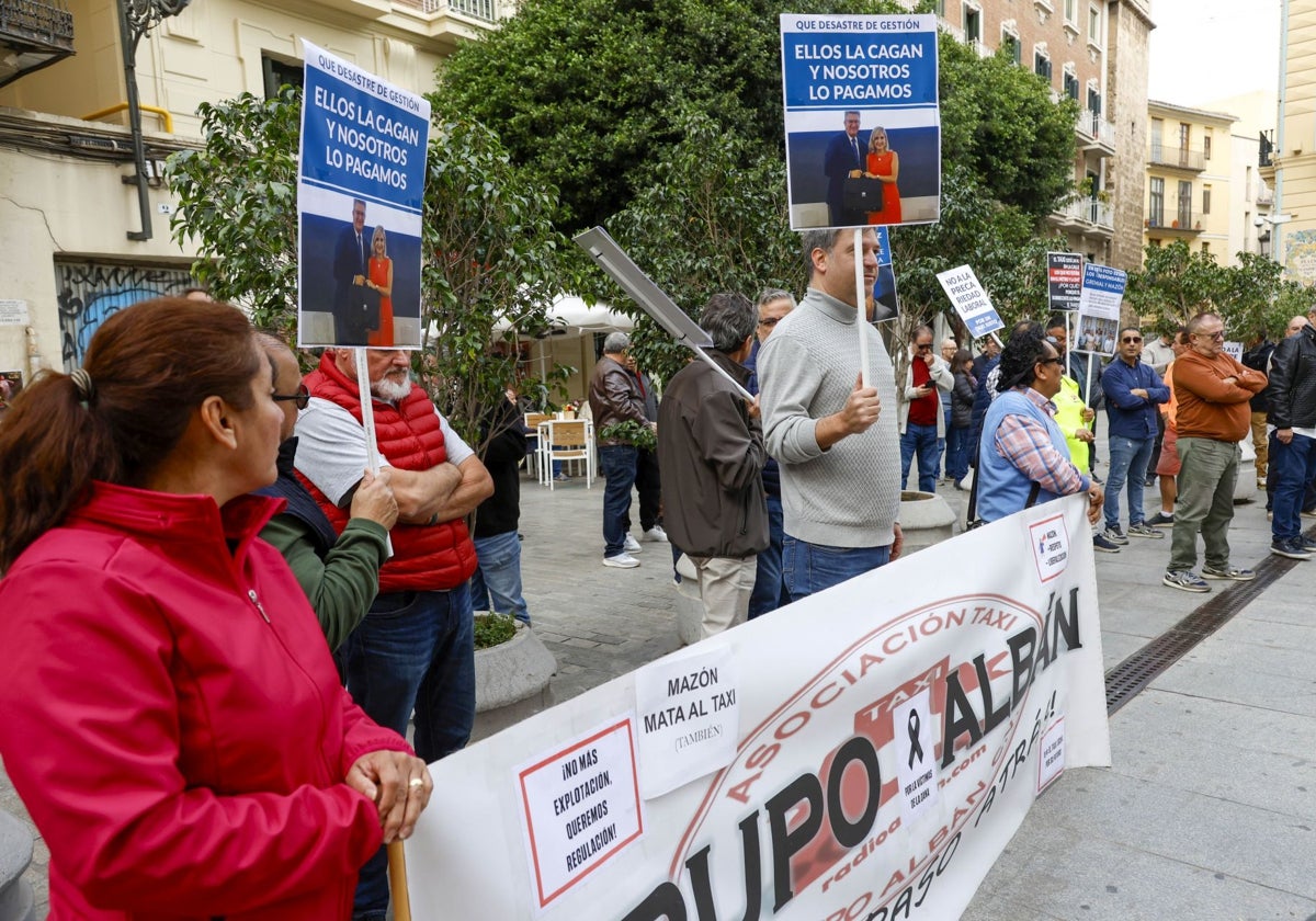 Una concentración de taxistas en Valencia.