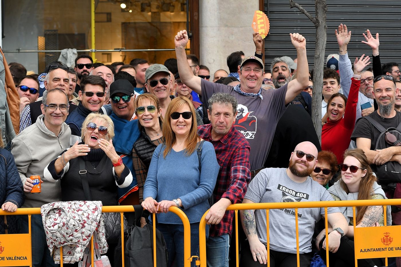 FOTOS | Búscate en la mascletà del martes 11 de marzo