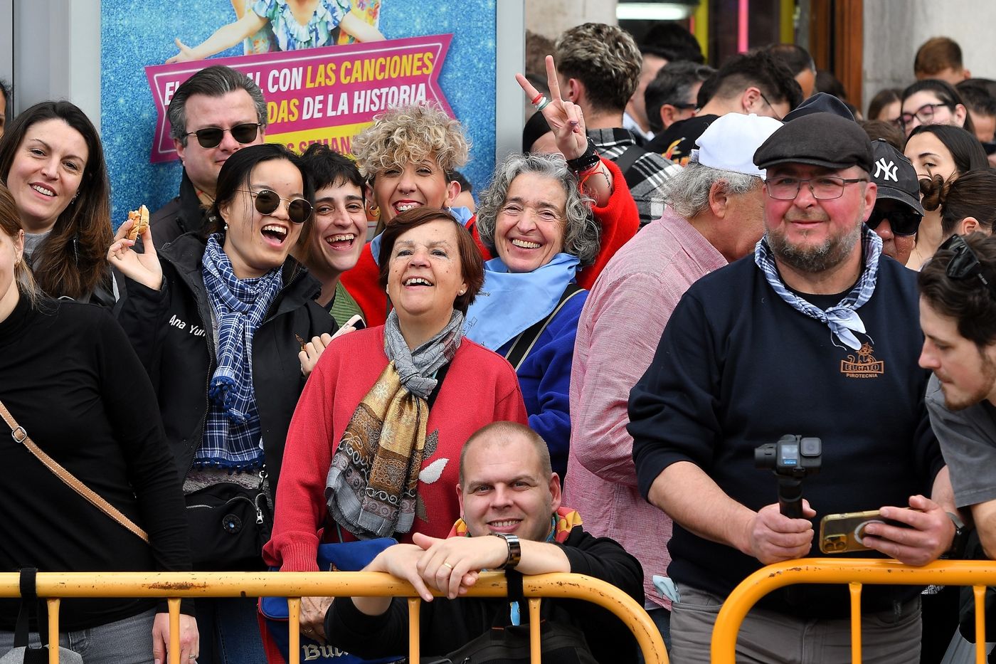 FOTOS | Búscate en la mascletà del martes 11 de marzo