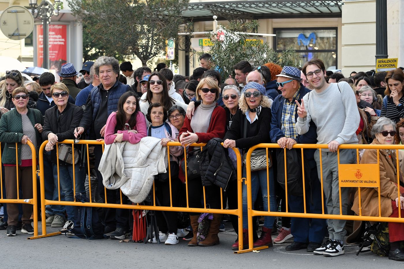 FOTOS | Búscate en la mascletà del martes 11 de marzo