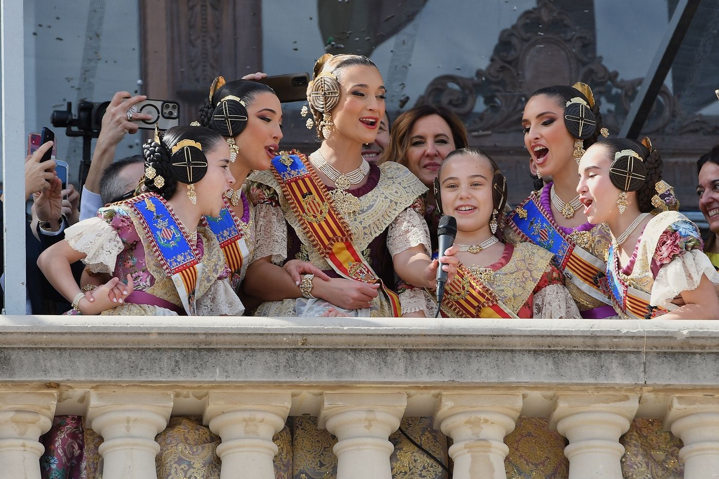 FOTOS | Búscate en la mascletà del martes 11 de marzo