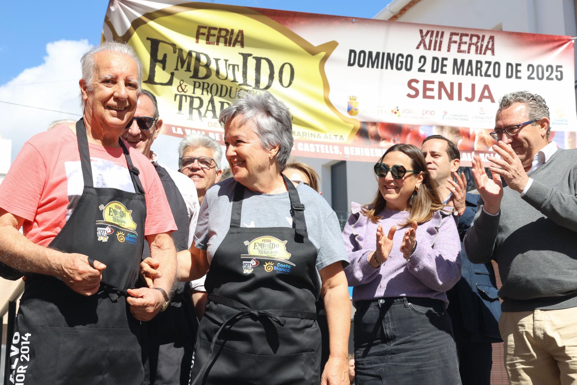 Imagen secundaria 2 - Gran éxito de la Feria del Embutido de la Vall de Pop celebrada en Senija