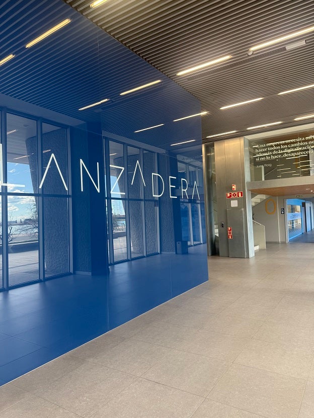 Imagen principal - Instalaciones de Lanzadera en la Marina de Valencia