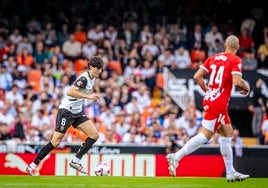 Javi Guerra, durante el partido ante el Girona de la primera vuelta.