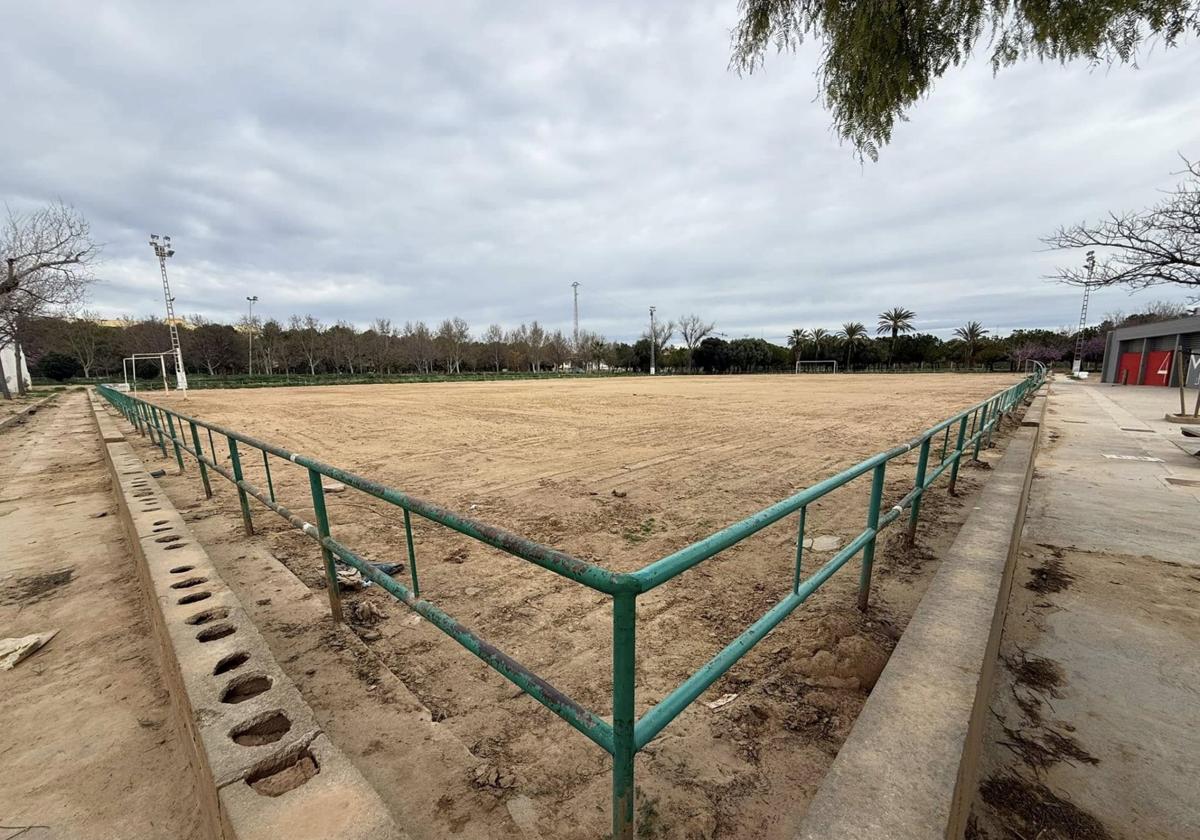 Campo de fútbol donde se situarán las aulas prefabricadas.