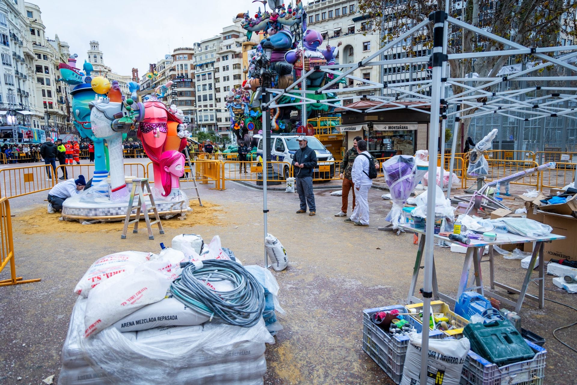 FOTOS | Plantà de la falla infantil municipal 2025