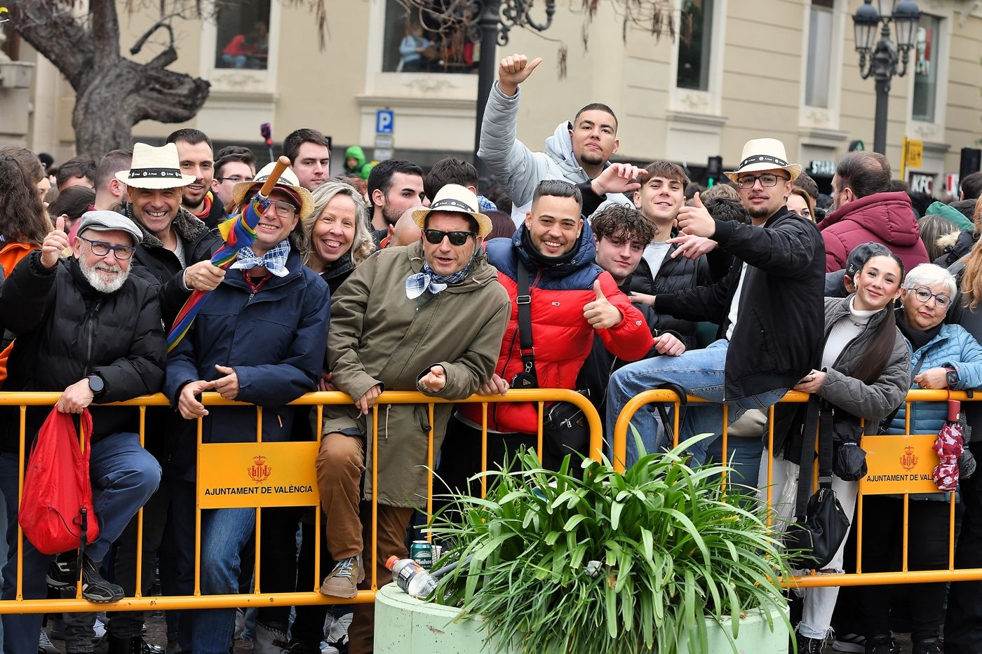 Búscate en la mascletà de este viernes 14 de marzo