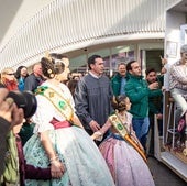 Imagen de 'Un poble d'Or que ajuda en lo cor', el Ninot Indultat de las Fallas 2025.