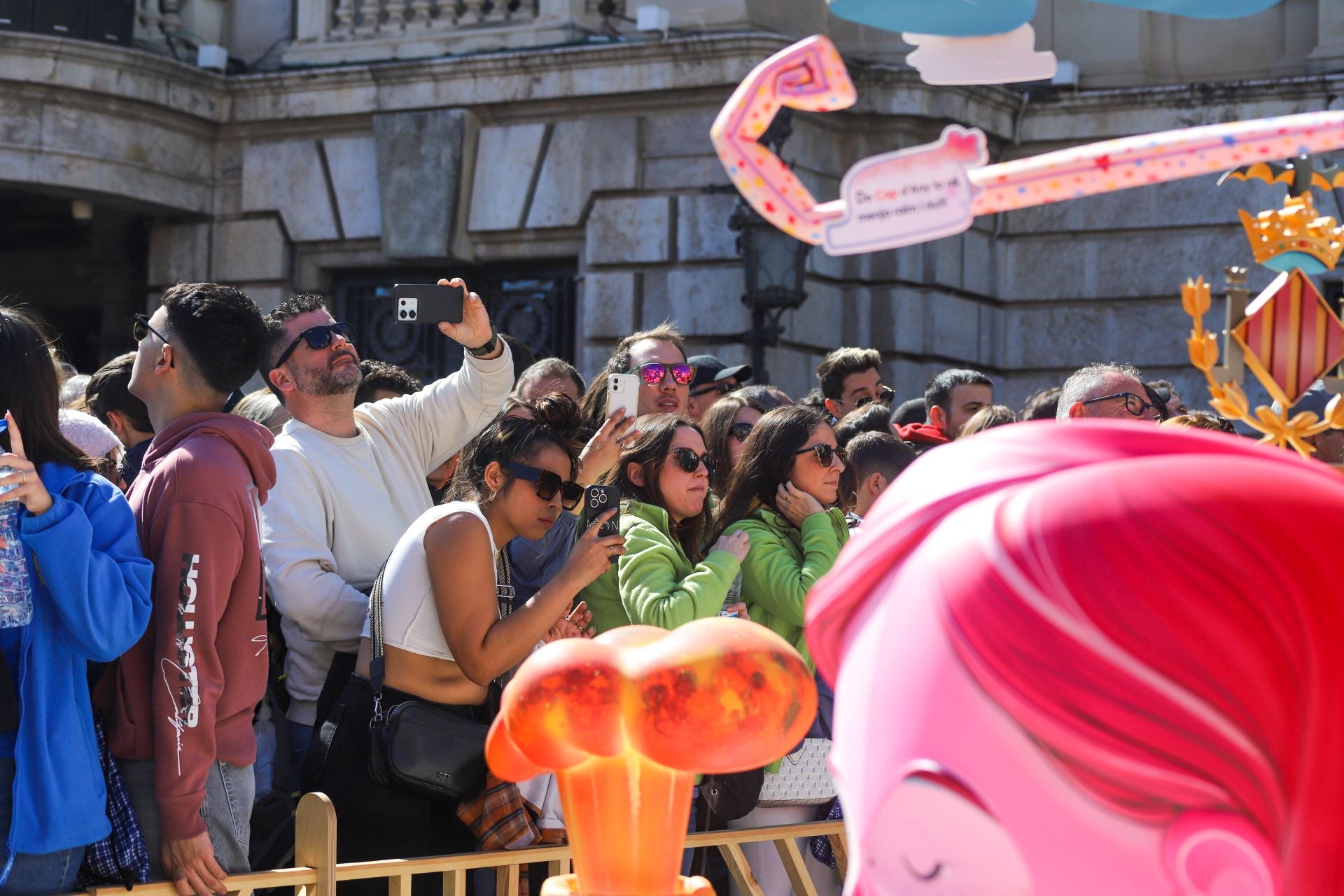 Gran interés por la falla infantil de la plaza del Ayuntamiento