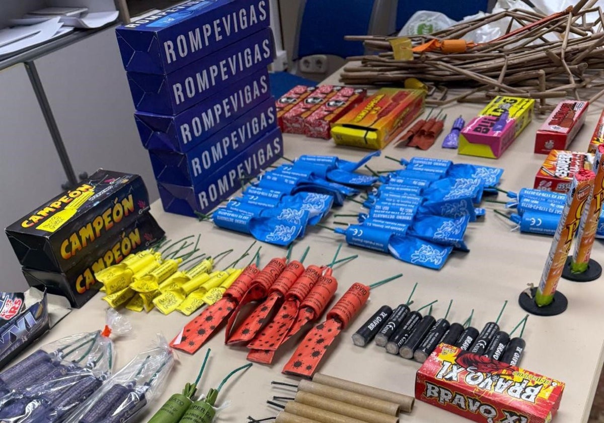 Material intervenido por la Policía Local en Valencia.