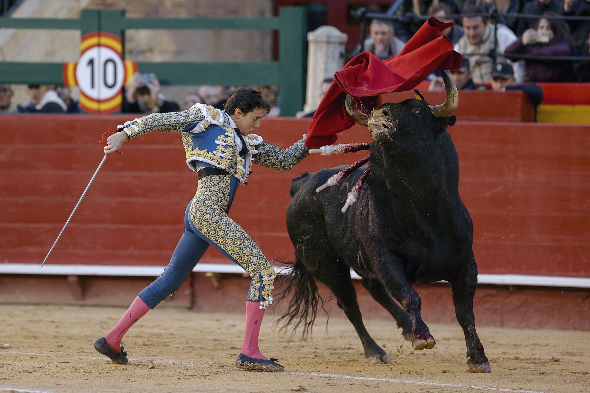 FOTOS | Así ha sido la segunda corrida de la Feria de Fallas 2025: Roca Rey, Talavante y Alejandro Chicharro