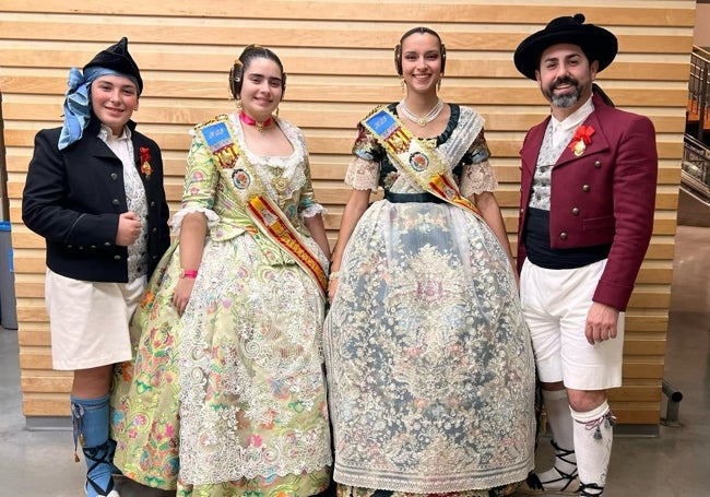 fede Busch, presidente de Parque Alcosa, junto a Alba Ramón (FM); Neus Martorell (FMI) y Nacho Gutiérrez, presidente infantil.