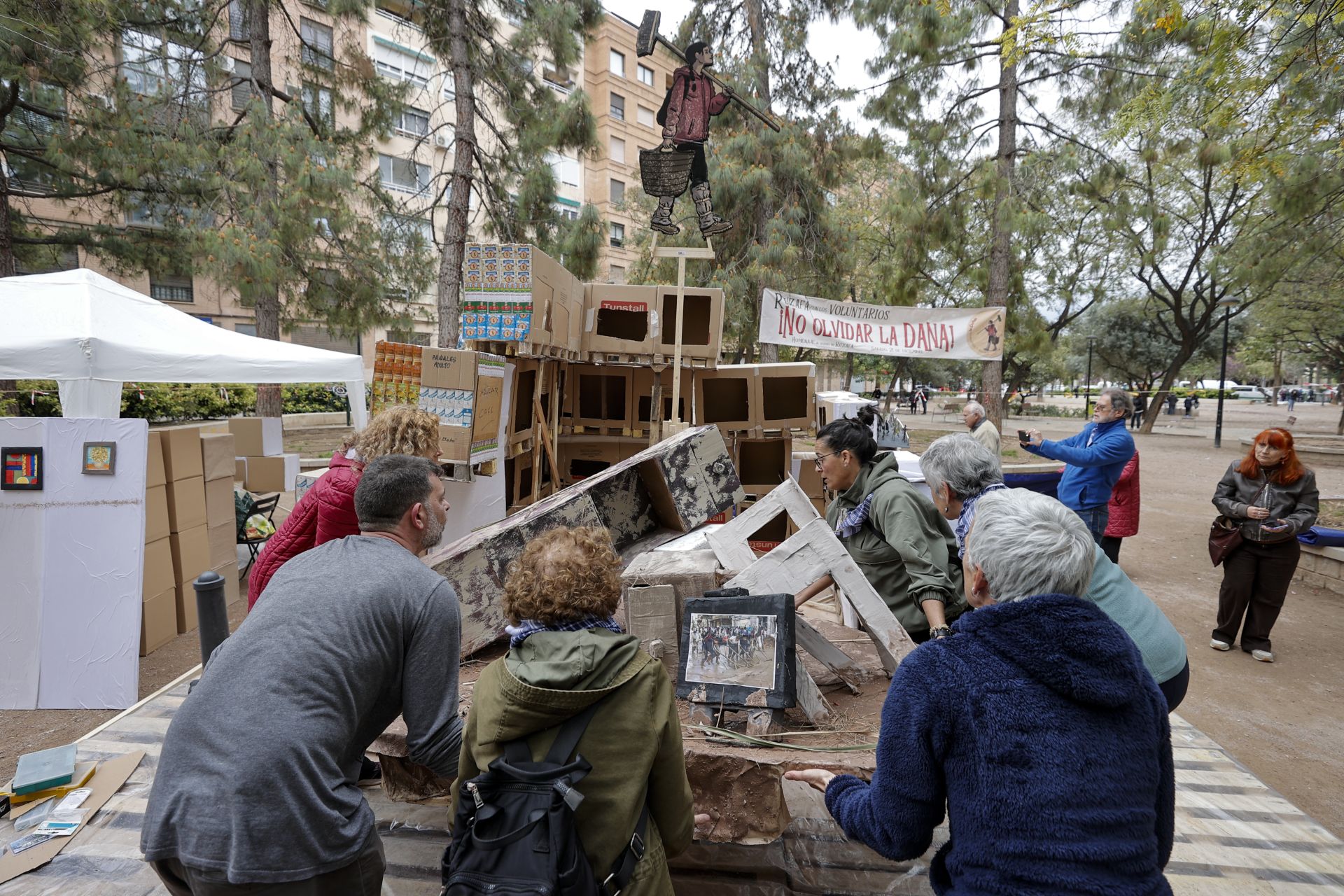 Superdomingo fallero: un recorrido por las calles y las fallas de Valencia