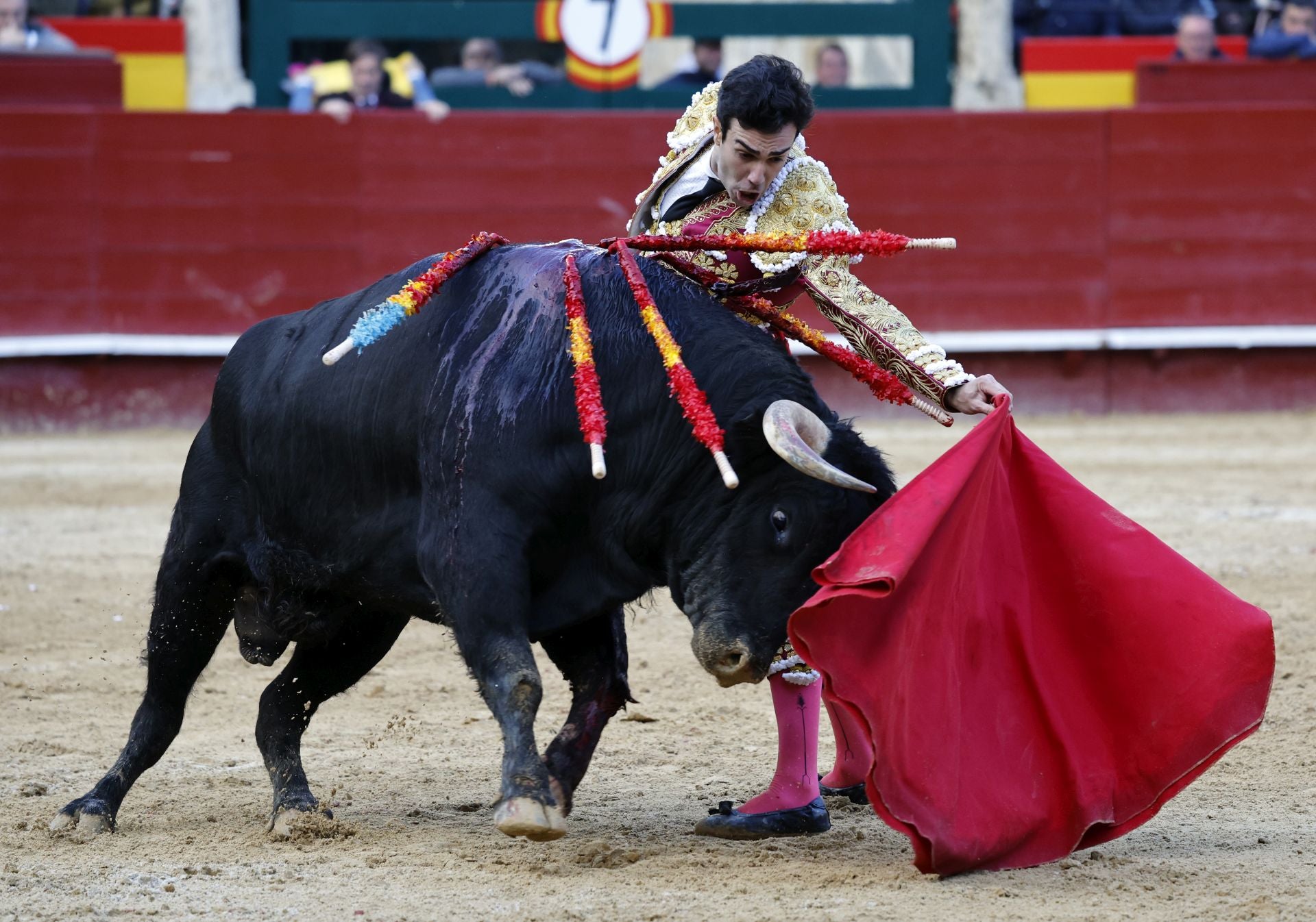 FOTOS | Así ha sido la tercera corrida de la Feria de Fallas 2025: Roca Rey, Manzanares y Tomás Rufo