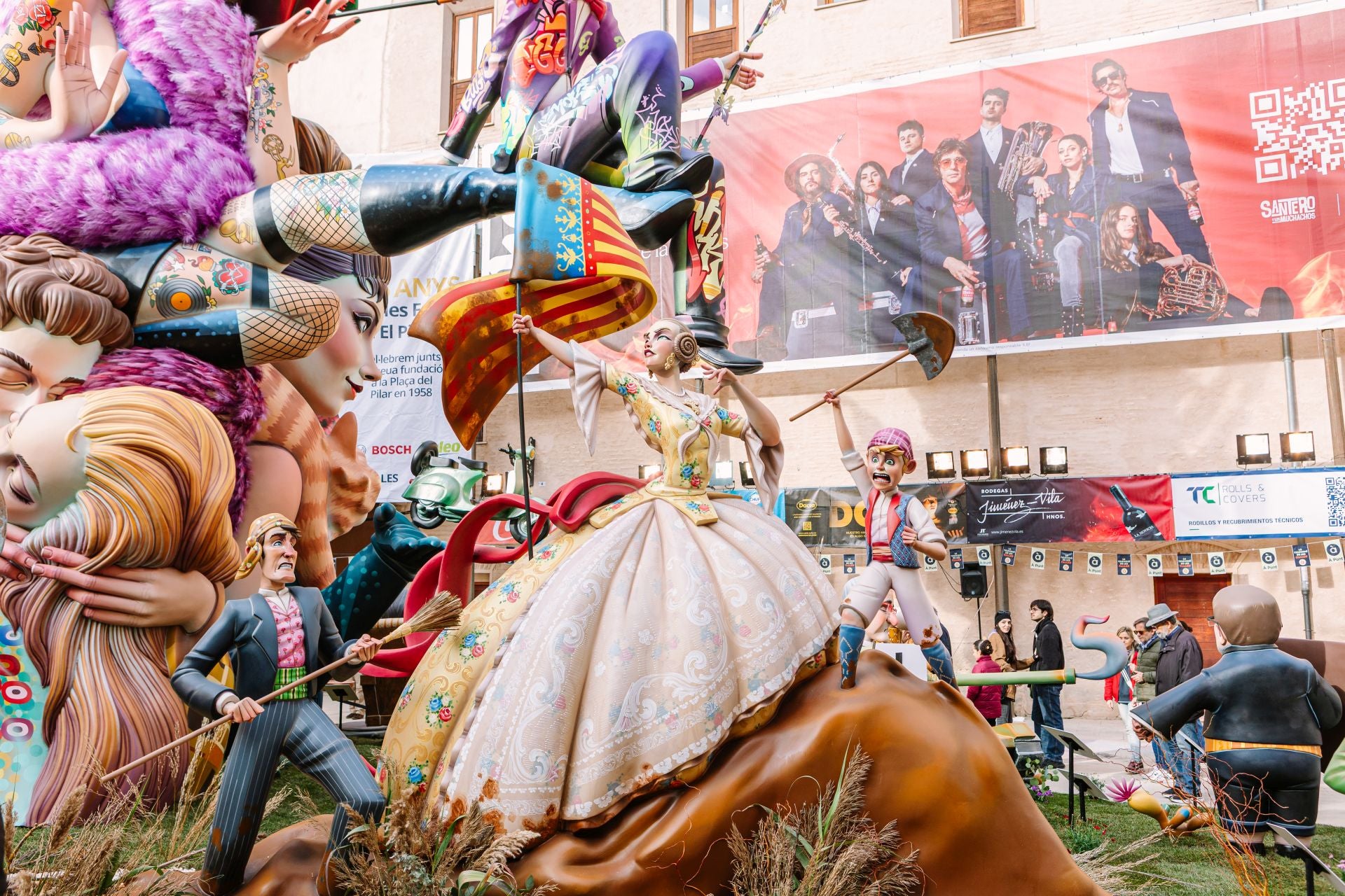 Fotos: Así es la falla de Plaza del Pilar en 2025