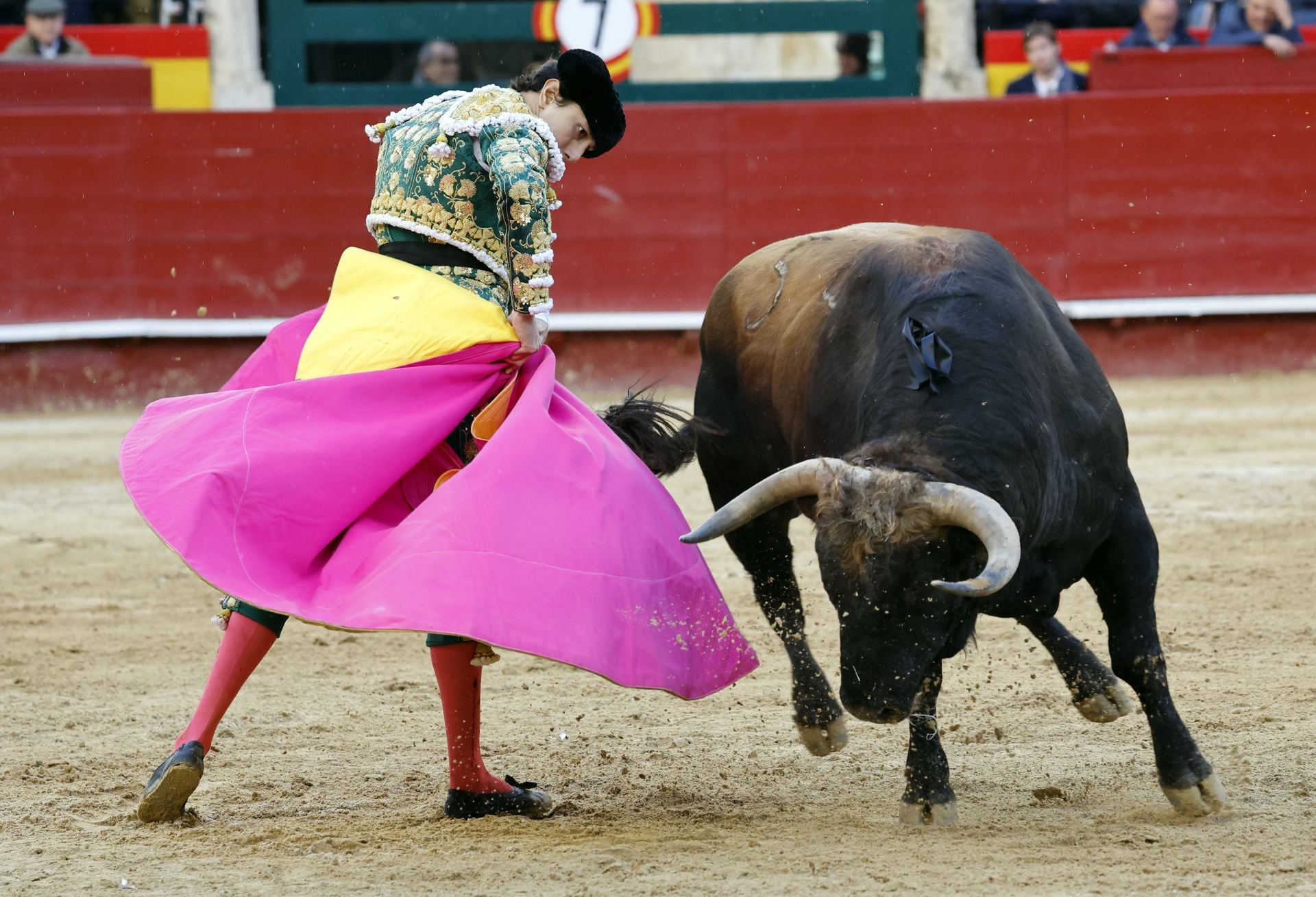 FOTOS | Así ha sido la tercera corrida de la Feria de Fallas 2025: Roca Rey, Manzanares y Tomás Rufo