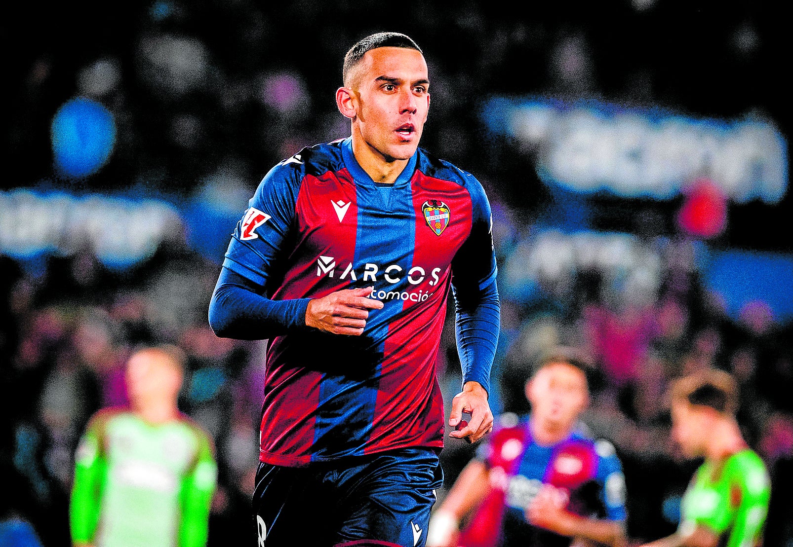 Ángel Algobia, durante un partido reciente con el Levante.