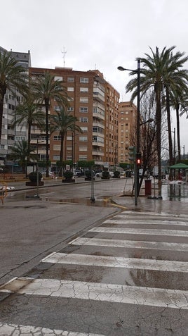 La plaza del Reyno, punto de lanzamiento de mascletaes en Alzira.