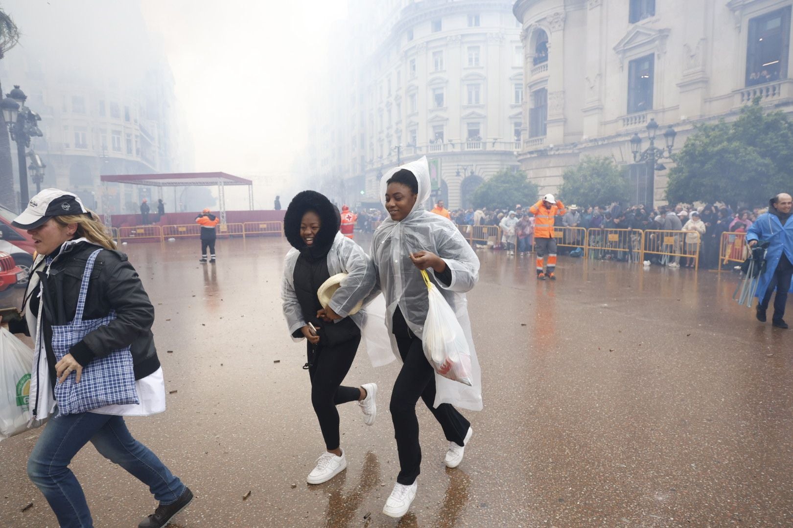 Fotos: Así ha sido la mascletà de Pirotecnia Vulcano