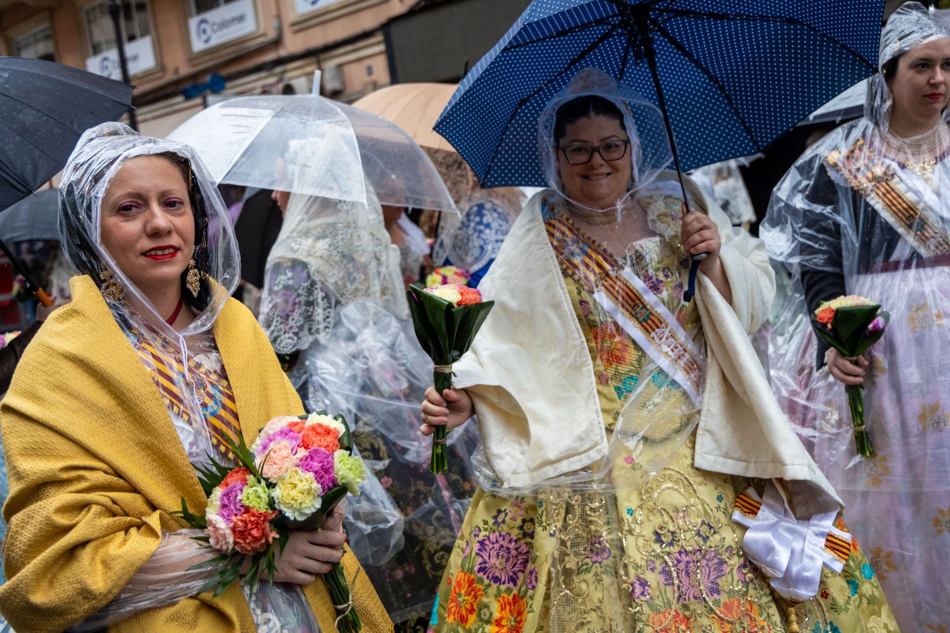 FOTOS | Segundo día de Ofrenda de las Fallas 2025