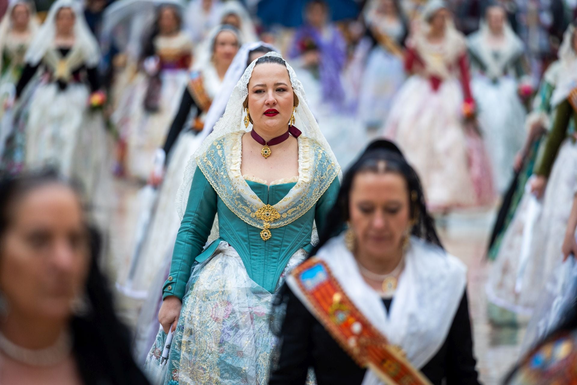 FOTOS | Segundo día de Ofrenda de las Fallas 2025