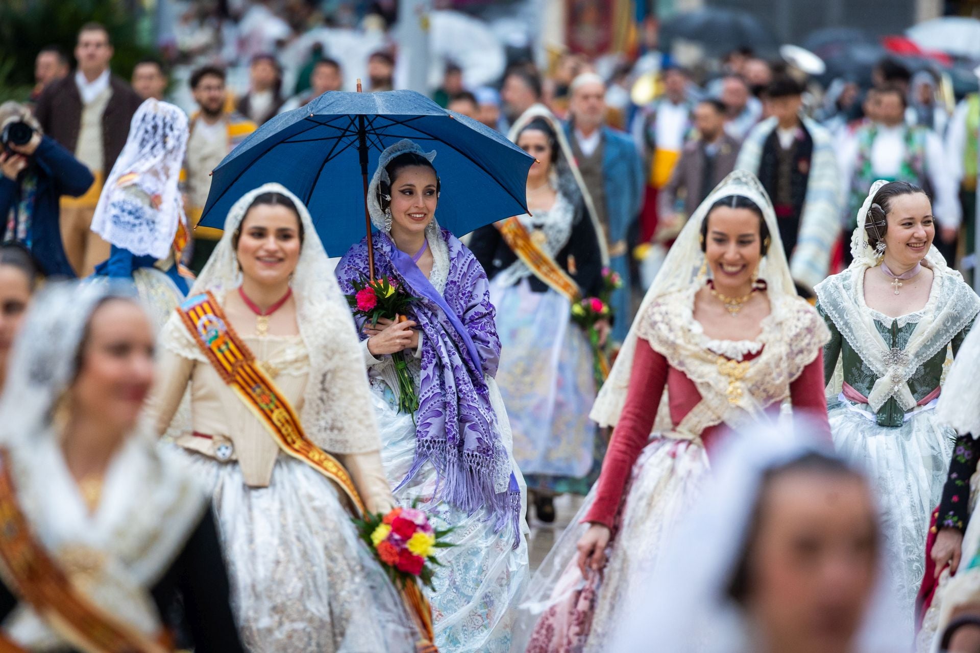 FOTOS | Segundo día de Ofrenda de las Fallas 2025