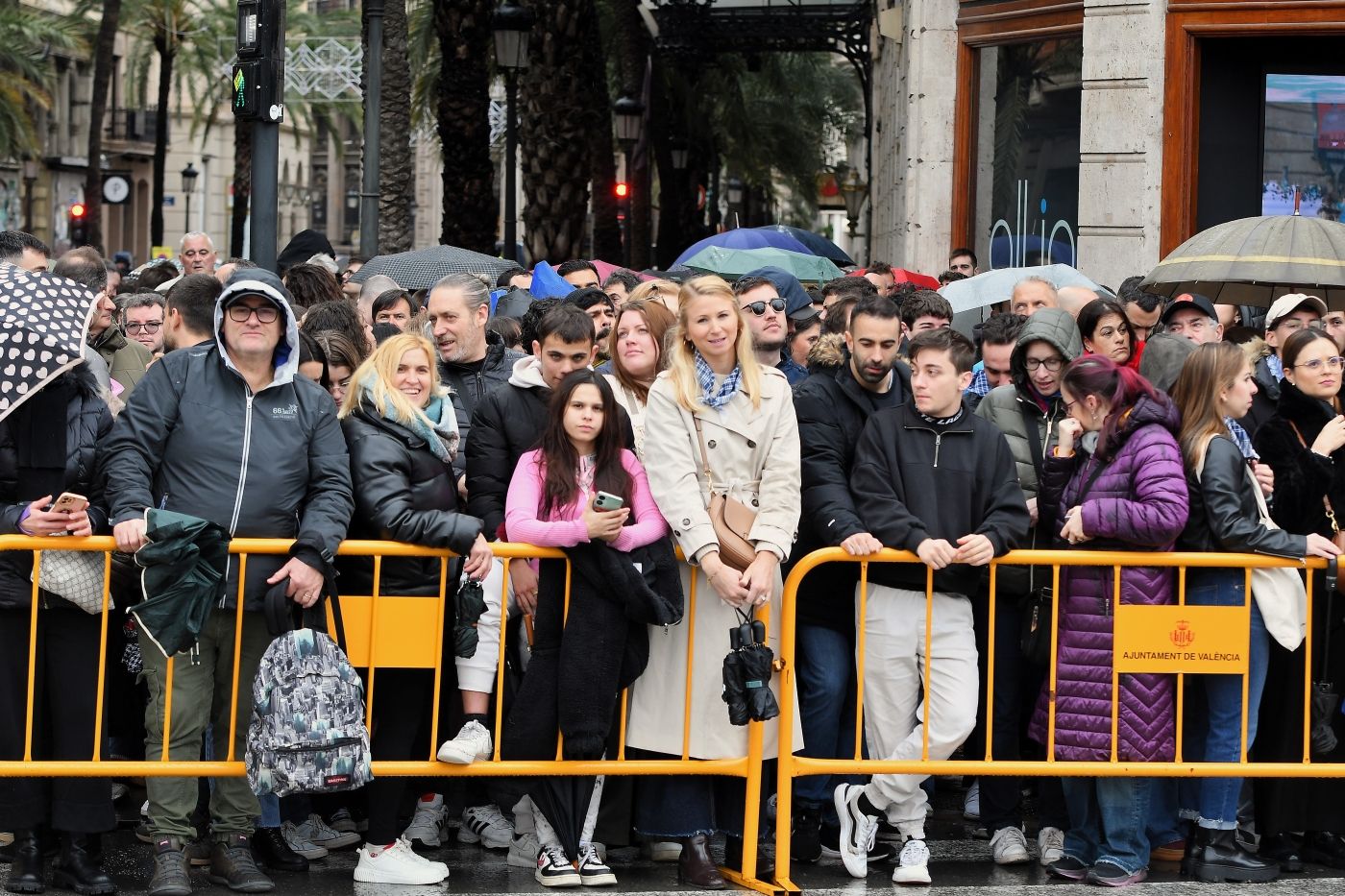 Búscate en la mascletà de este 18 de marzo
