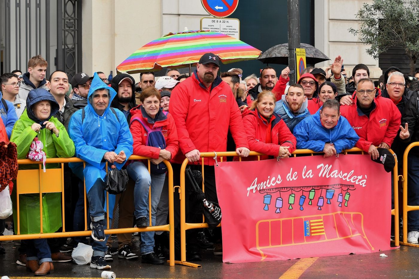 Búscate en la mascletà de este 18 de marzo