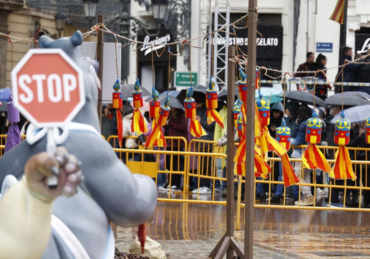 FOTOS | Así ha sido la mascletà del martes 18 de marzo