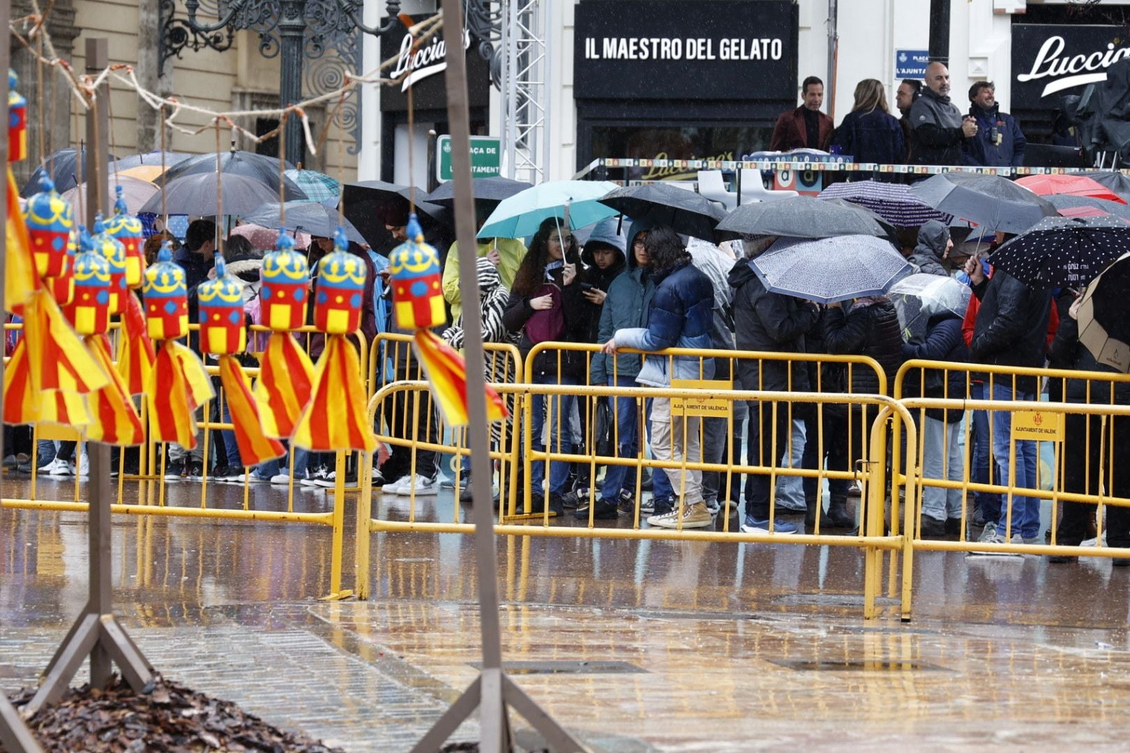 FOTOS | Así ha sido la mascletà del martes 18 de marzo