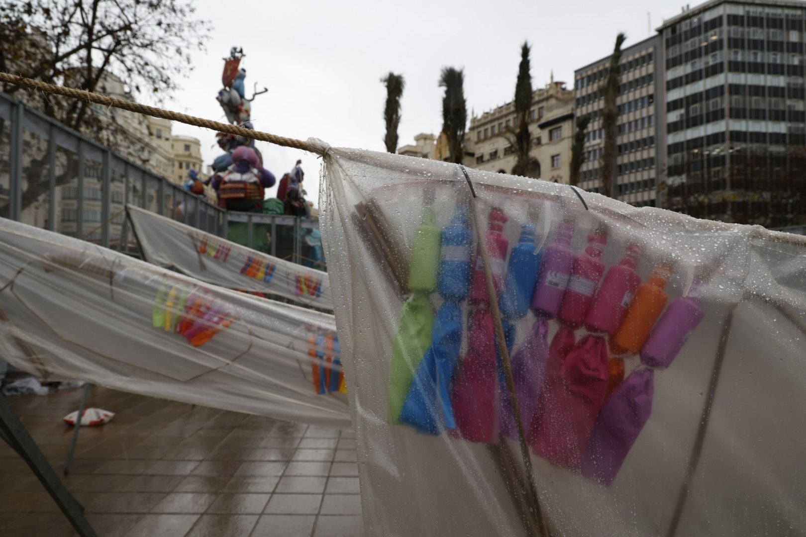 FOTOS | Así ha sido la mascletà del martes 18 de marzo