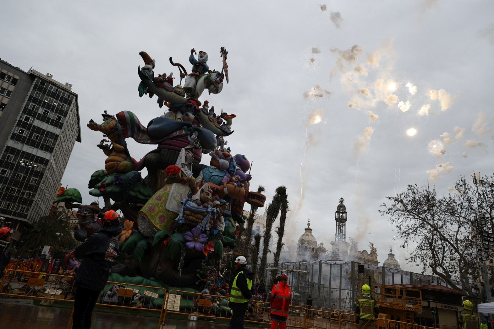 FOTOS | Así ha sido la mascletà del martes 18 de marzo