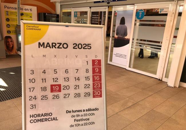 Cierre de Carrefour Campanar por el festivo.