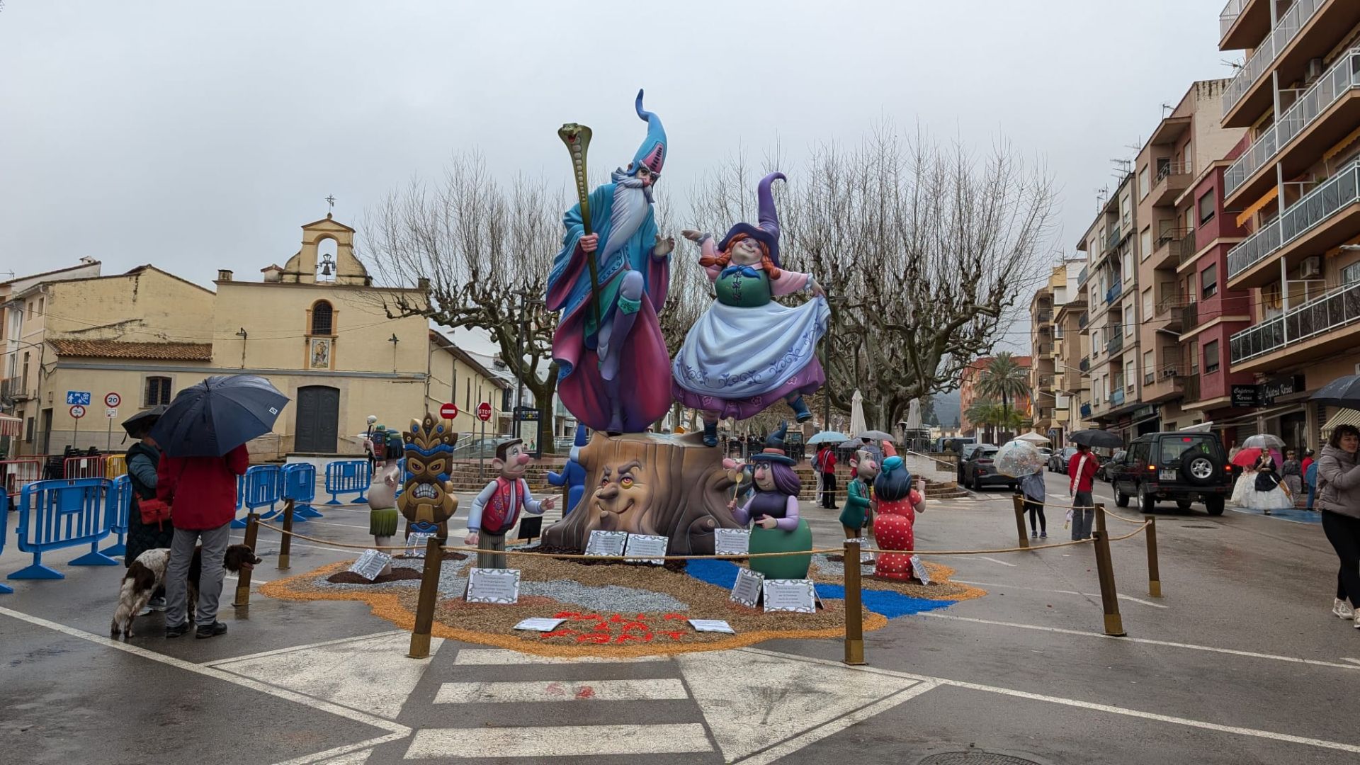 Imagen principal - Las fallas grandes de La Font, Plaça i Natzaré y Convent.