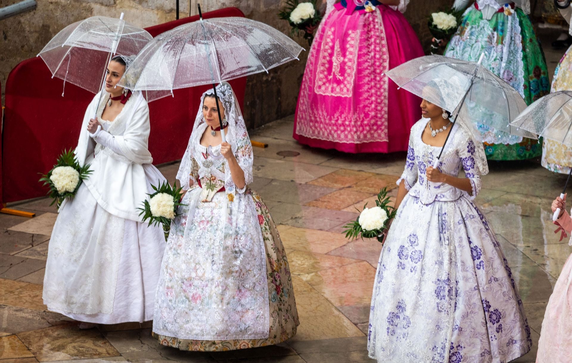 FOTOS | Segundo día de Ofrenda de las Fallas 2025