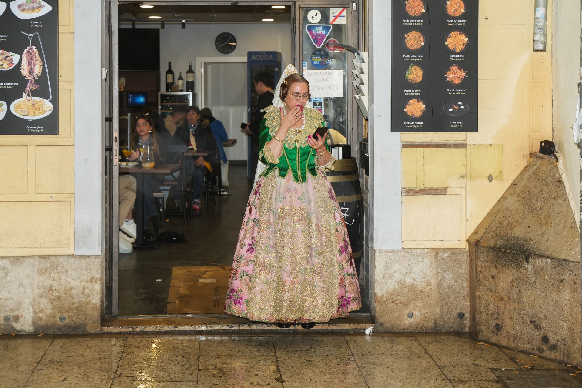 FOTOS | Segundo día de Ofrenda de las Fallas 2025