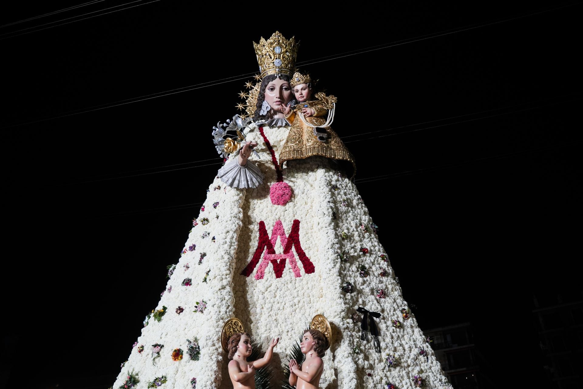 FOTOS | Segundo día de Ofrenda de las Fallas 2025