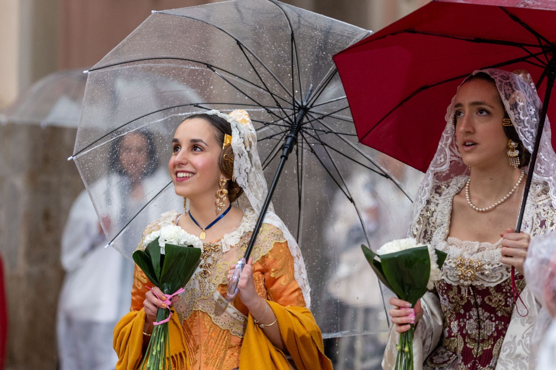 FOTOS | Segundo día de Ofrenda de las Fallas 2025