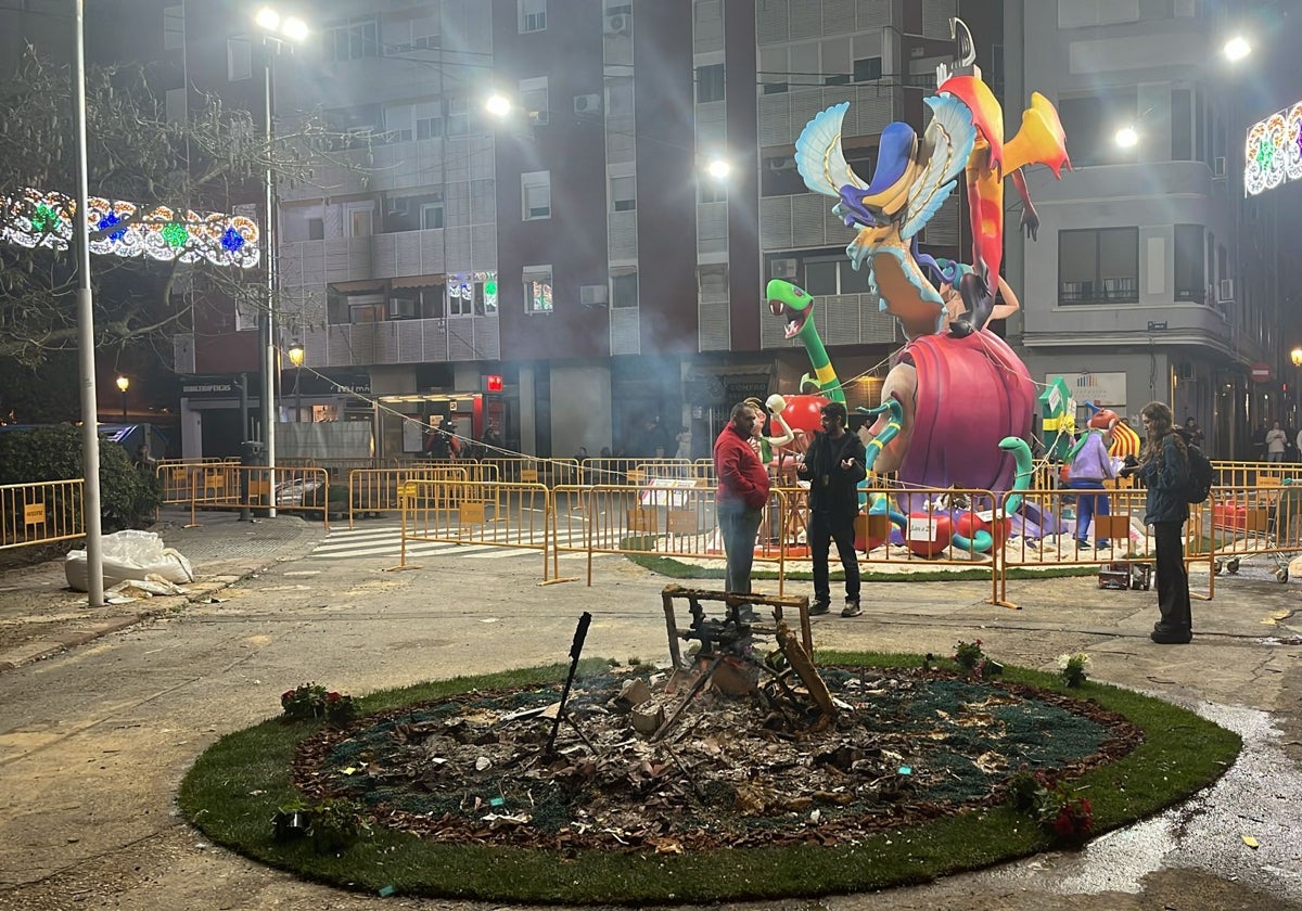 Cenizas de la falla infantil de la comisión Zapadores-Vicente Lleó.