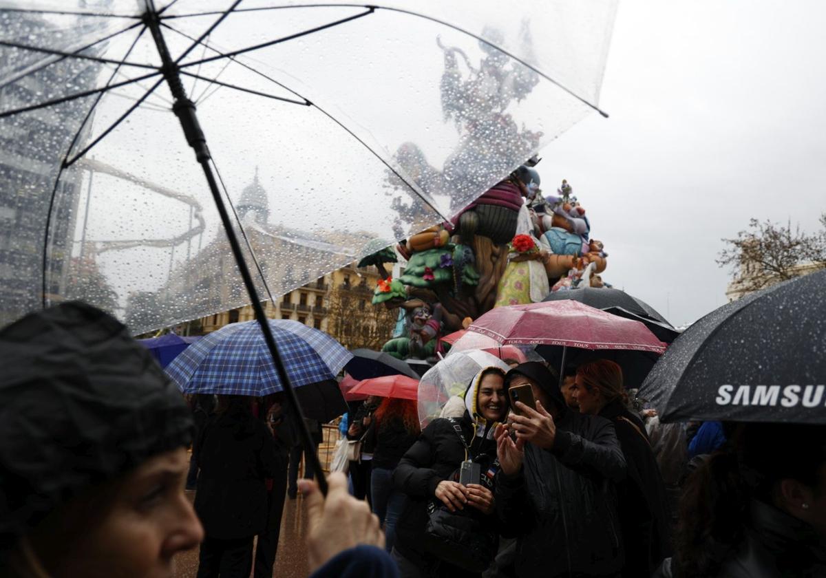 Las Fallas 2025, marcadas por la lluvia.