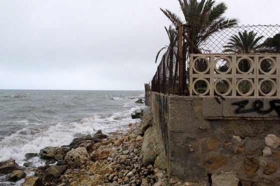 La playa de Blay Beach, en Les Marines, una de las zonas afectadas por la decisión del Miteco.