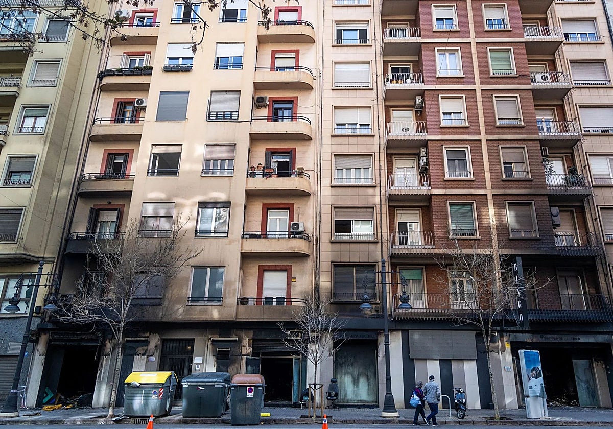 El estado en el que quedó el bingo incendiado de Valencia.
