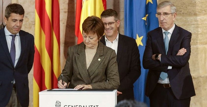 Momento de la firma de compromiso de implantación del Grado de Veterinaria celebrada hace varias semanas.