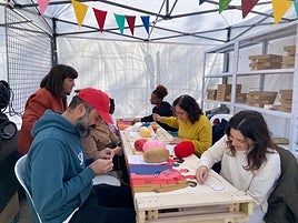 Mural de bordado colaborativo, en el Germanor Fest