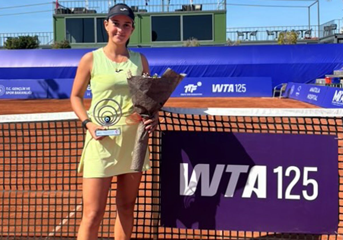 Leyre Romero, en la cancha donde ha disputado su primera final individual de un torneo WTA.